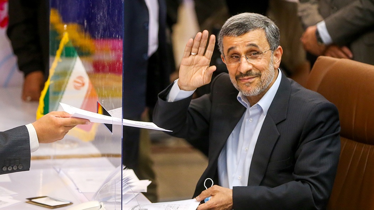 Живее всех живых: бывший президент Ирана неожиданно восстал из ада