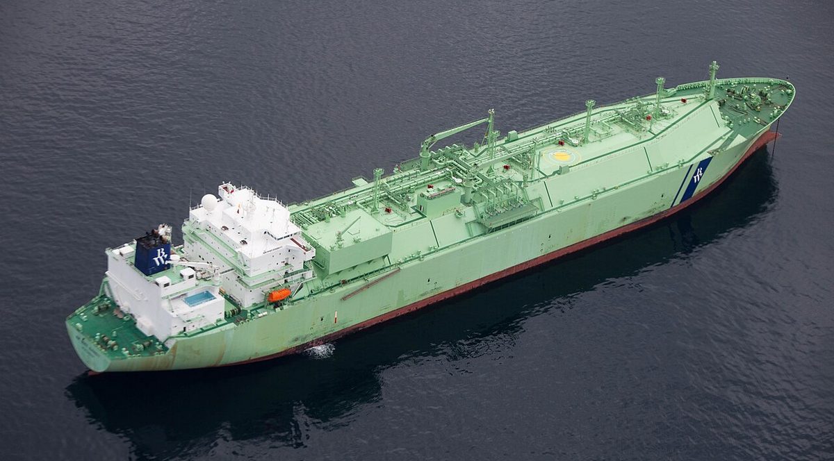 Европа в панике из-за газовоза в Средиземном море. РФ — "это ваши проблемы"