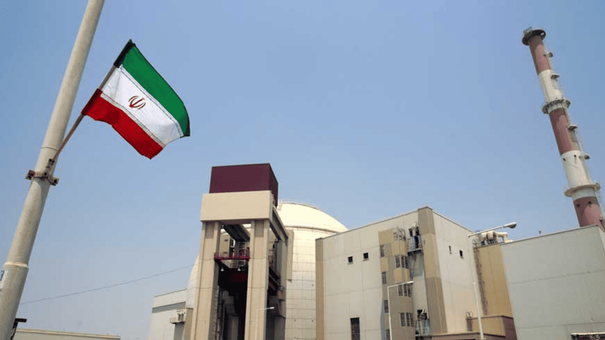 Удары по Бушерской АЭС: Россия пугает катастрофой и срочно эвакуирует персонал - за ситуацией следит Путин