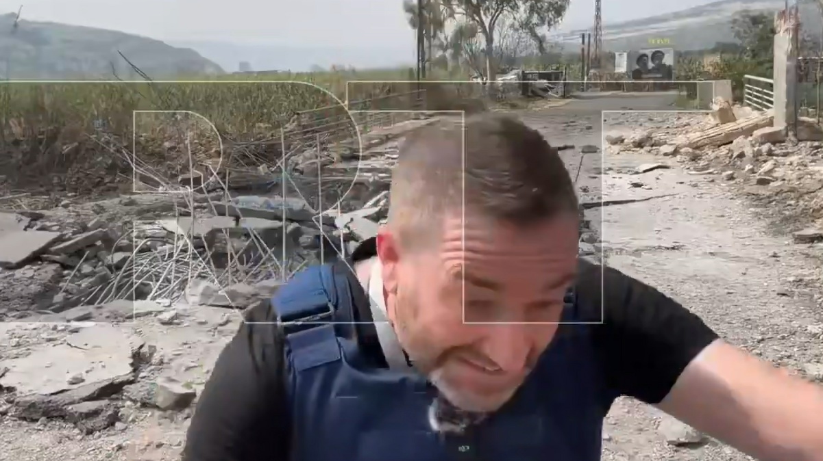 Корреспондент RT едва не погиб во время репортажа из Ливана