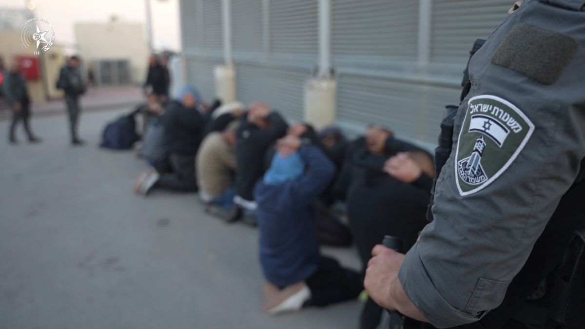 33 несчастья: на въезде в Иерусалим остановили, казалось бы, обычный мусоровоз