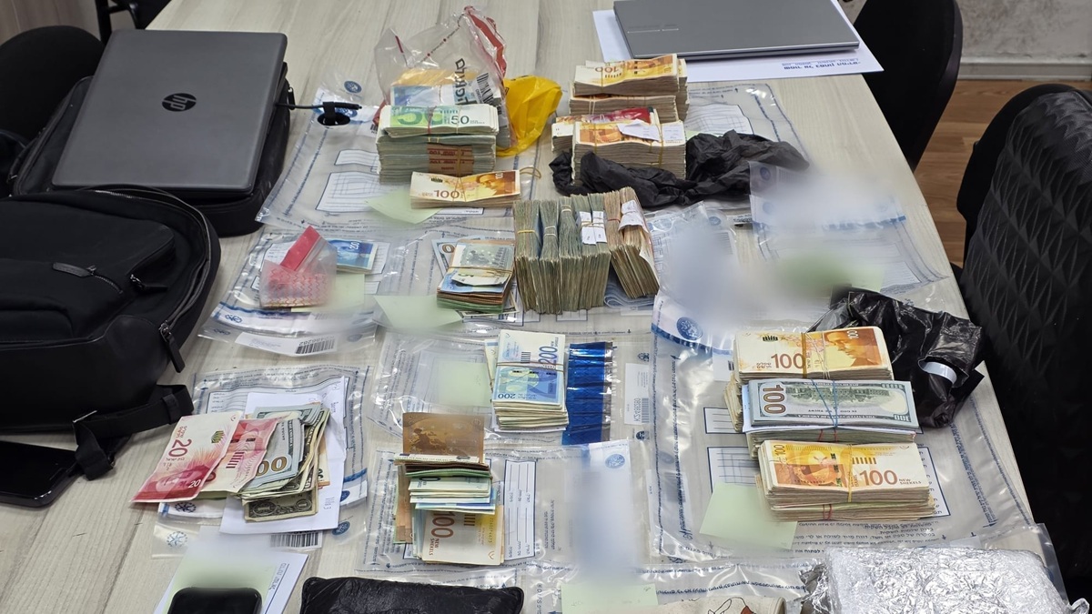 По горячим следам: квартирный вор пойман с награбленным в Бат-Яме