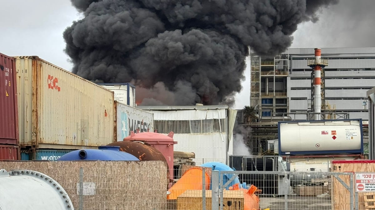 Небывалая угроза: взрыв иранской ракеты в промзоне Неот-Ховав может спровоцировать химическую утечку