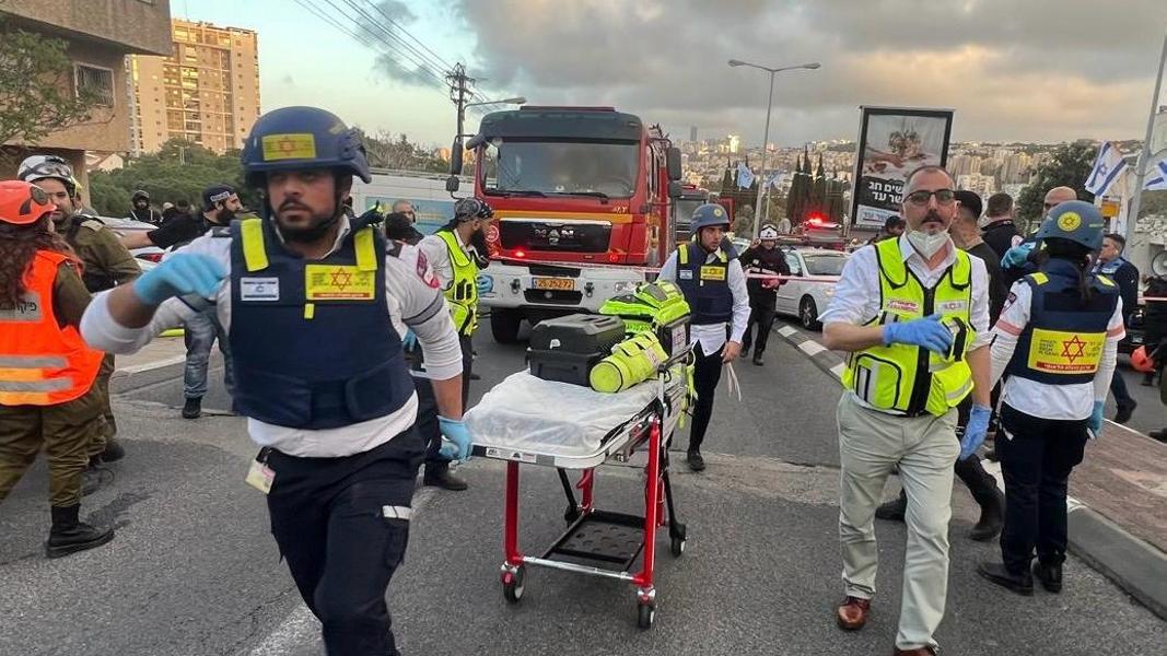 Попадание в жилой дом в Хайфе: четверо пострадавших