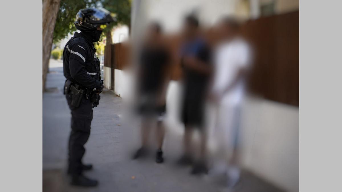 Юные африканцы попытались заняться рэкетом в Холоне, но не преуспели