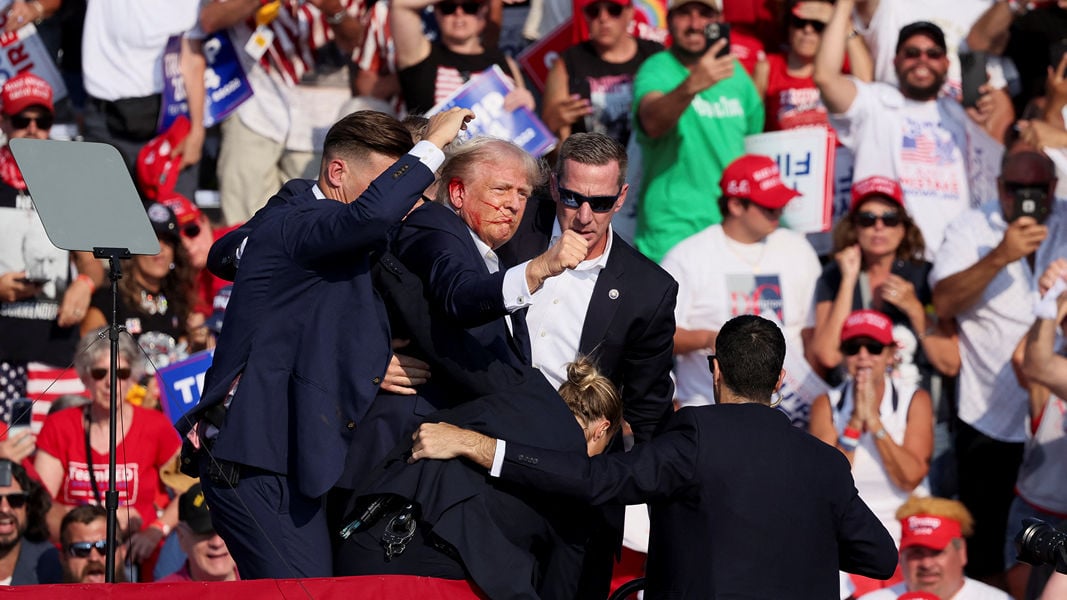 Что известно о покушении на Трампа: стрелок залег на крыше, его засекли ...