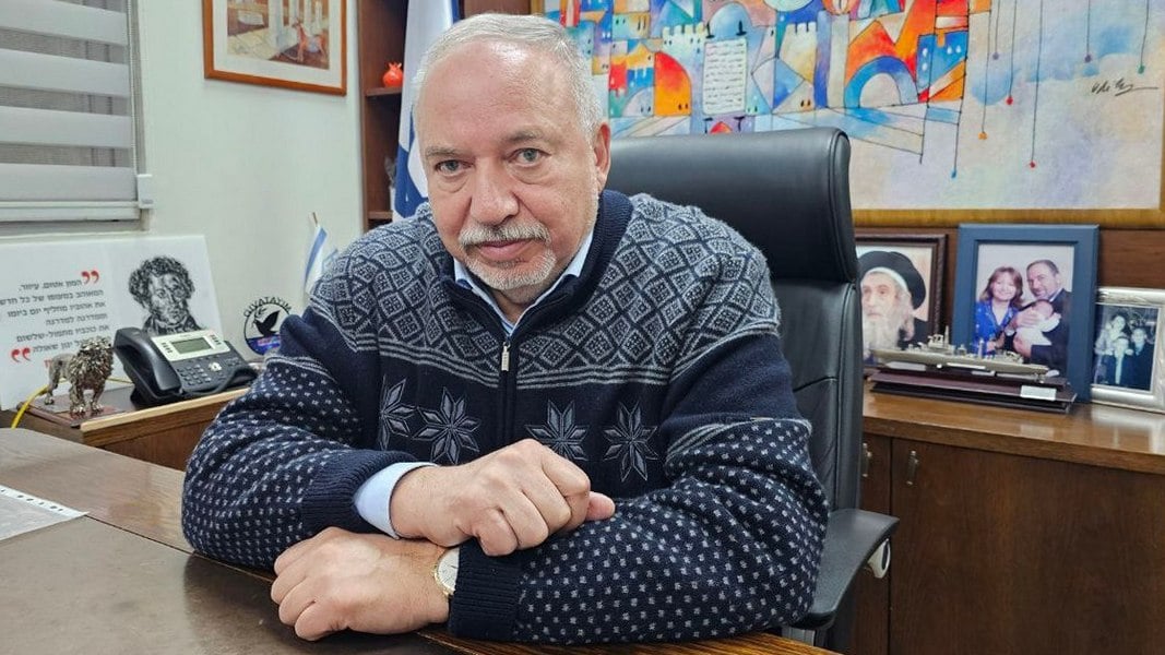Политический активист проиграл иск Либерману и заплатит ему 200 тысяч шекелей