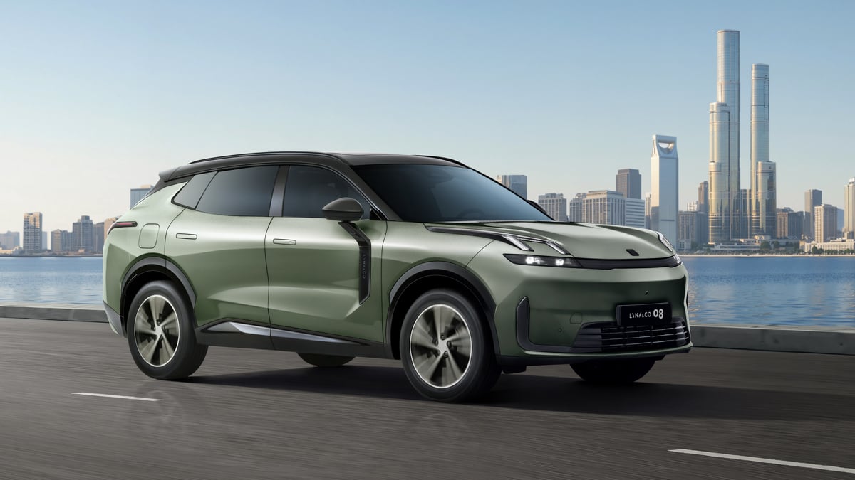 Подключаемый гибридный кроссовер Lynk & Co 08 прибыл в Израиль