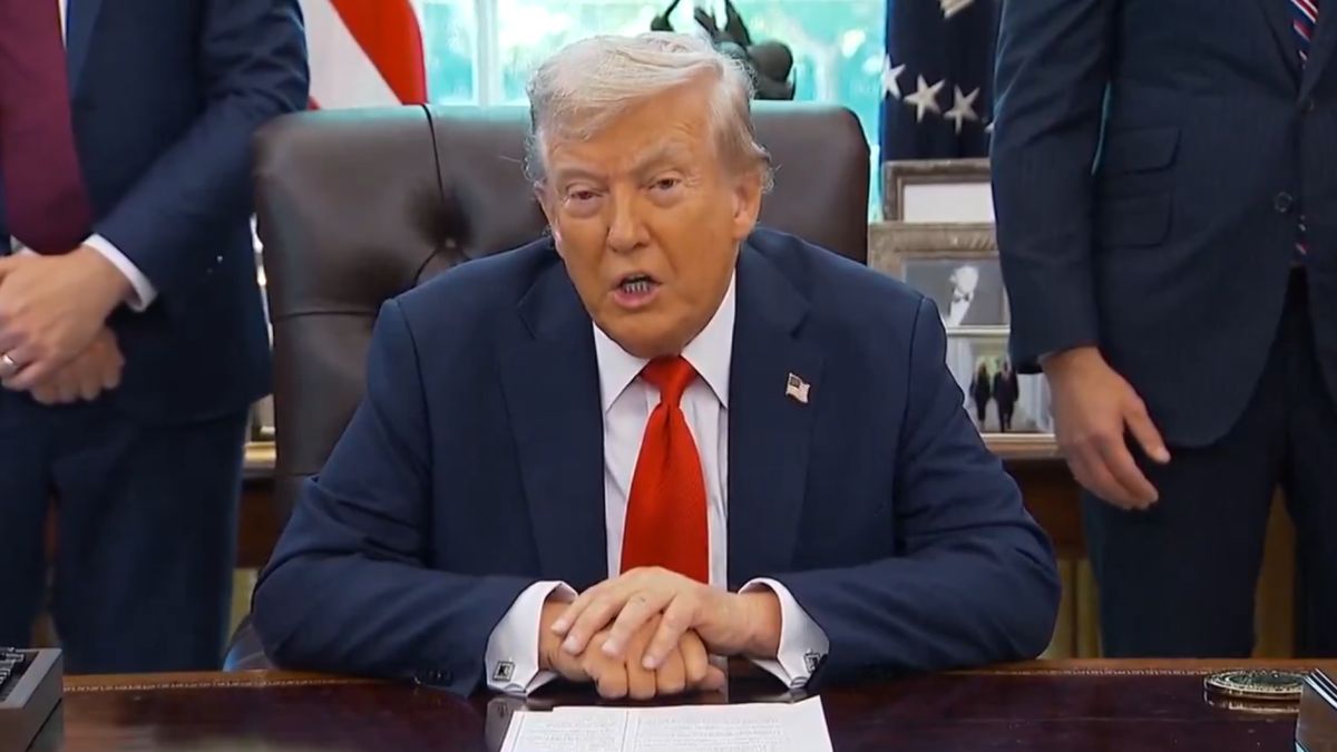 "Этому кошмару пора положить конец": Трамп прокомментировал израильский удар по больнице в Газе