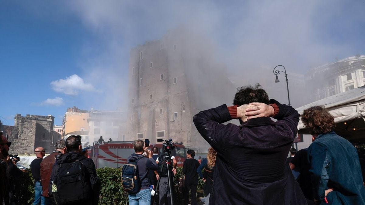 В центре Рима рухнул знаменитый памятник Средневековья: в Москве злорадно потирают руки