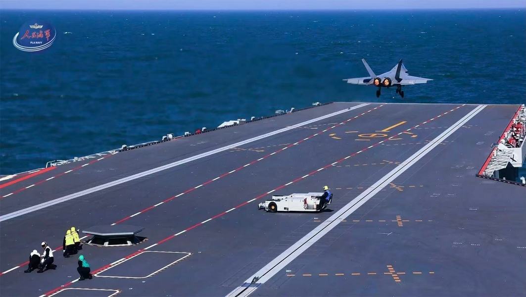 Китай стянул к Тайваню и Японии 100 военных кораблей