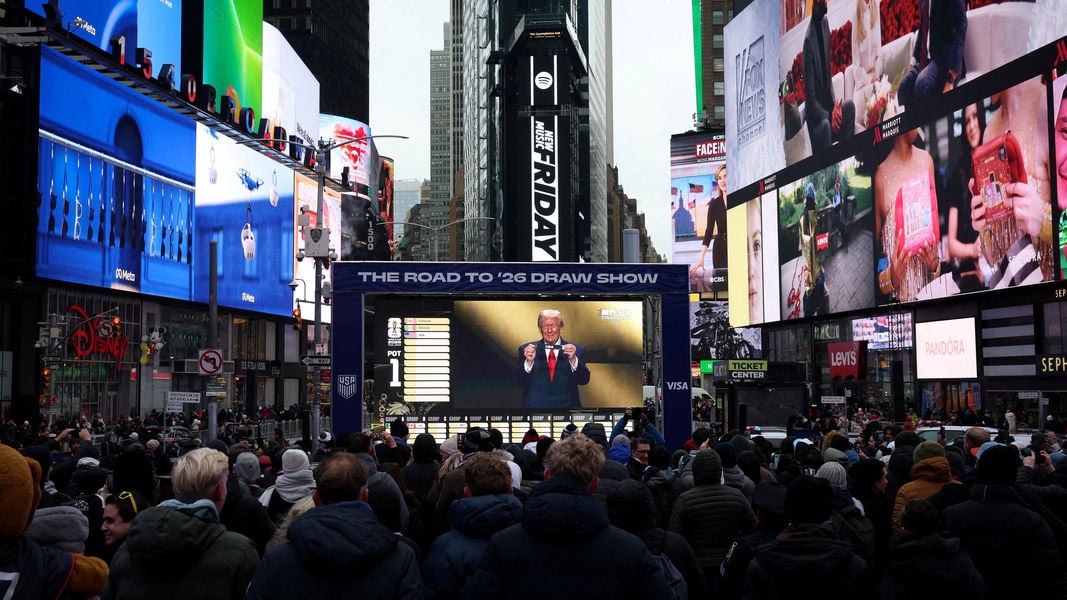 Трампа наградили, места разыграли: определился первый этап чемпионата мира по футболу