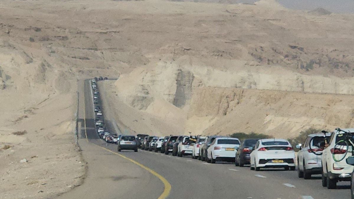 В ожидании стихии: жители и гости Эйлата массово покидают город