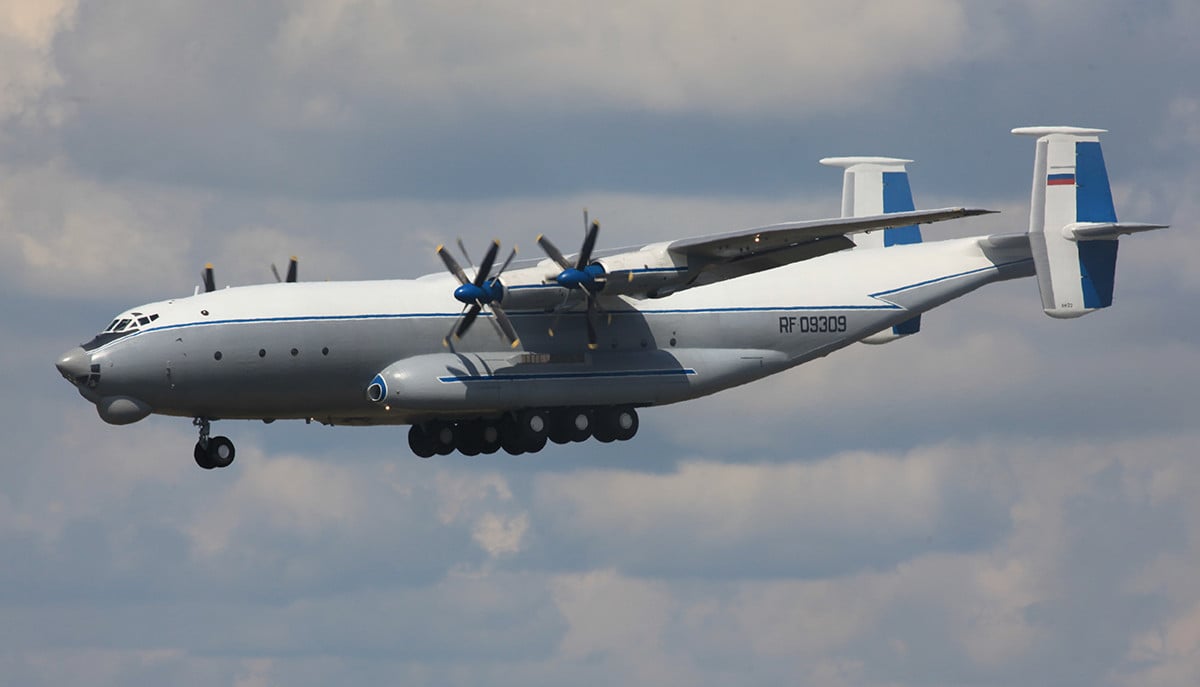 В РФ разбился самый большой турбовинтовой самолет в мире: экипаж погиб